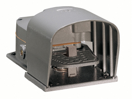 Foot switch, K series, one pedal, with safety lever, metal body, close. Contacts 1NO+1NC slow break