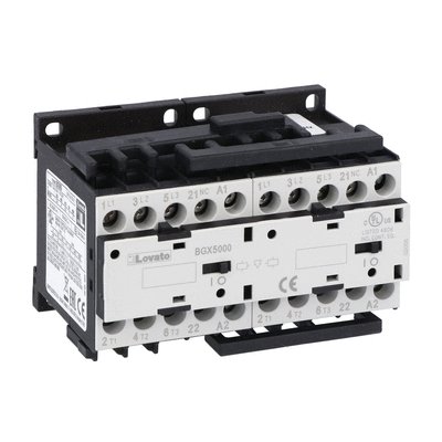 Reversing contactor assembly, AC coil, external interlock with power and auxiliary wiring, 9A AC3 in AC, 4kW. Coil voltage 110VAC 50/60Hz